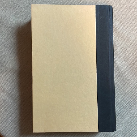 📚2/$6  The Host #1 in Series - Picture 2 of 12